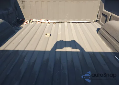 2005 Chevrolet Silverado 1500 Z71 z USA, uszkodzony, nr VIN 1GCEK14T75Z122349